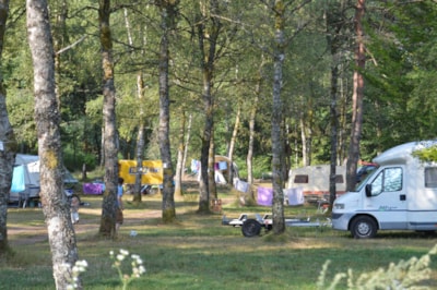 Package A: pitch 2 people electricity 10A - tent + parking — 9
