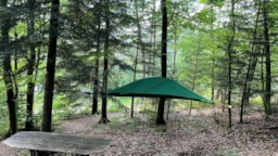 Location - Tente Dans Les Arbres - Camping du Mettey****