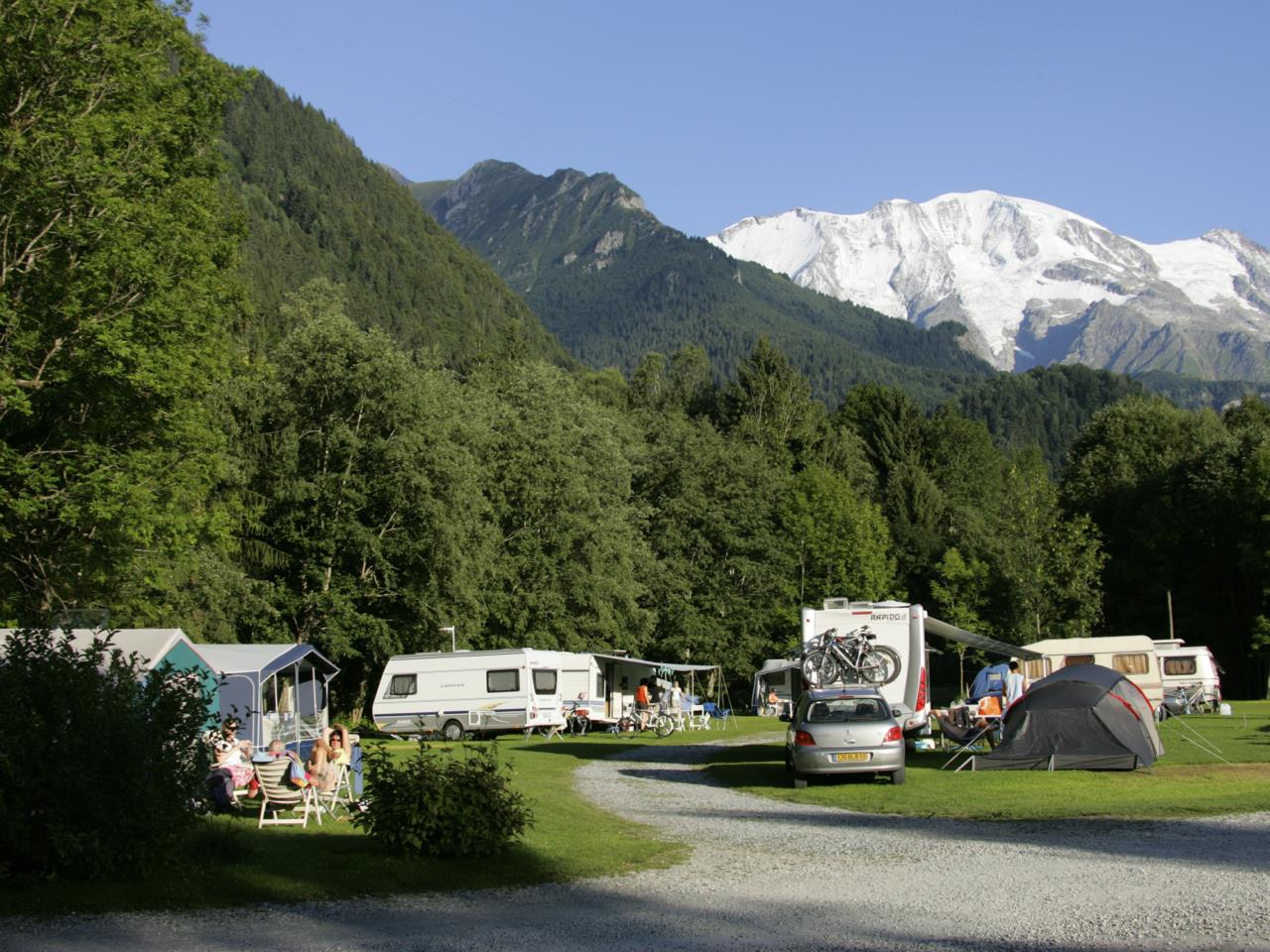Emplacement - Emplacement Confort (Avec Électricité) - Nature & Lodge Camping Les Dômes de Miage