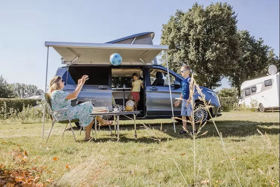 Stellplatz + Wohnmobil