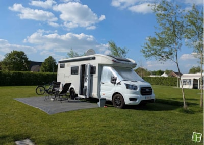 Basic pitch tent/caravan and car / camping car — 6