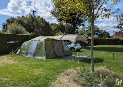 Basic pitch tent/caravan and car / camping car — 10