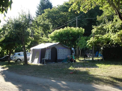 Emplacement - Emplacement Tente Ou Caravane - image n°4 - Camping du Pont de Mercier