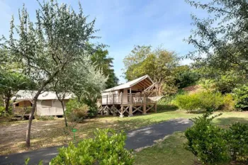 Mietunterkunft - Zeltbungalow Les Carrelets : 19 M² + Terrasse 10 M² (2 Zimmer) - Camping Au Port Punay