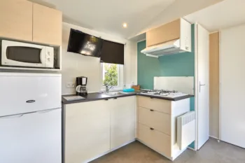 Mietunterkunft - Mobilheim Les Alizés : Fläche 24.20 M² Und 7 M² Teilweise Überdachte Terrasse (2 Zimmer) - Camping Au Port Punay