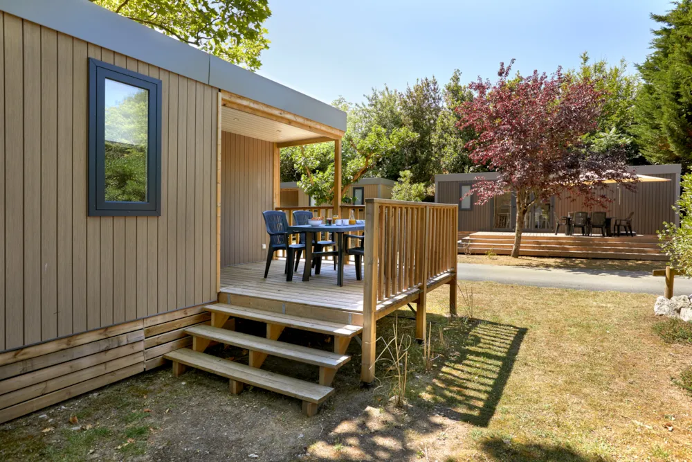 Mobil home Terrasse 4 pers premium Les Flots: 25.60 m² + 6.70 m² de terrasse semi couverte (2 Chambres)