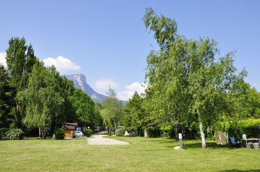 Kampeerplaats - Standplaats 100M² - 200M² + Voertuig - Camping La Ferme du Lac