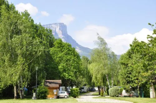 Kampeerplaats(en) - Standplaats : Camper (Zonder Elektriciteit) - image n°1 - Camping La Ferme du Lac