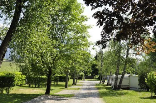 Kampeerplaats(en) - Standplaats : Camper (Zonder Elektriciteit) - image n°4 - Camping La Ferme du Lac