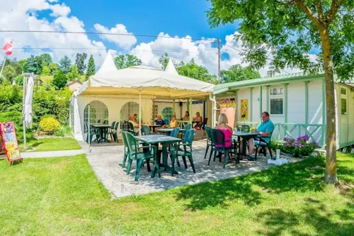 Stellplatz - Wohnwagen, Wohnmobil,Vanne Oder Zelt + Fahrzeug - image n°8 - Camping Les Bords du Guiers