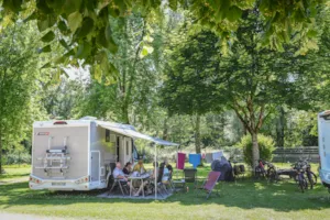 Emplacement - ACSI-Pauschale - Camping Les Bords du Guiers