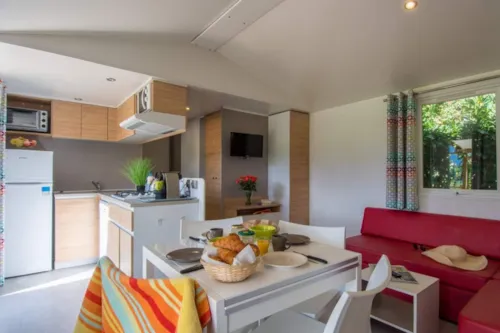 Accommodation - Mobil Home Confort 3 - 3 Bedrooms + 2 Bathrooms - 38.4M² - - image n°3 - Camping La Ravoire