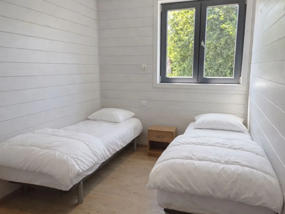 Accommodation - Large 6-8-Person Chalet - image n°4 - Camping Léman Plage