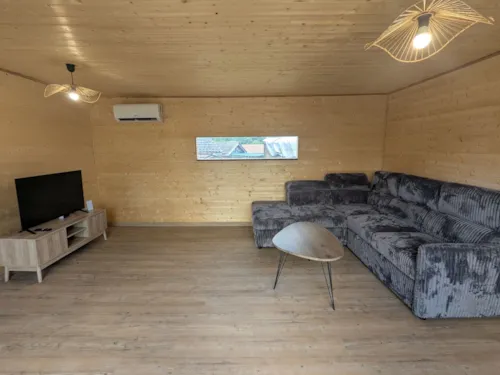 Accommodation - Large 6-8-Person Chalet - image n°8 - Camping Léman Plage