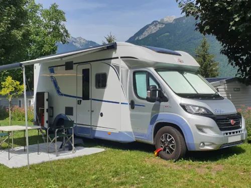 Pitch - Grand Comfort Camping Pitch (Elec. 10A Included) + Connection To Drinking Water And Waste Water - image n°3 - Camping La Ferme
