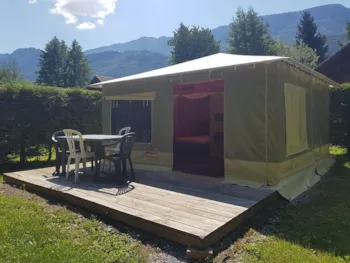 Mietunterkunft - Lodge Komfort - 2 Schlafzimmer - Keine Sanitäranlagen - Le Polé
