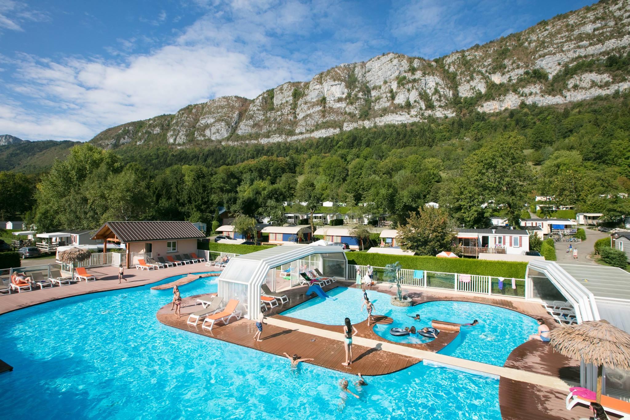 Bedrijf Camping Les Fontaines - Lathuile