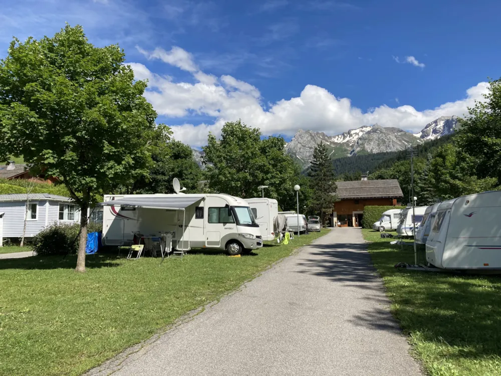 Piazzola Nature (1 tenda, roulotte, camper / 1 auto)