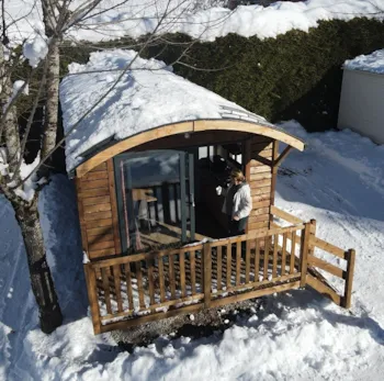 Mietunterkunft - Planwagen Grand Bornand - 22M² - 2 Schlafzimmer - Campasun Camping Le Clos du Pin