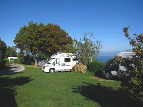 Emplacement - Place De Camping Caravane Ou Camping Car - image n°3 - Camping Les Myosotis