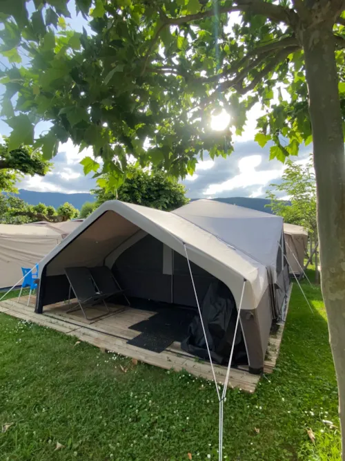 Location - Tente Equipée Gonflable Grand Modèle - image n°1 - Le Solitaire du lac
