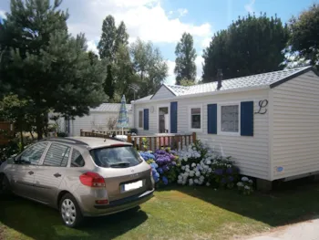 Mietunterkunft - Mobilheim 2 Schlafzimmer - Holzterrasse - Tv - Camping Kérabus