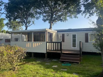 Mietunterkunft - Mobilheim - 3 Schlafzimmer  - Überdachte Terrasse - Tv - - Camping Kerabus