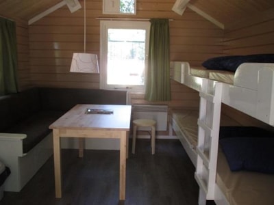 Hiking lodge with heating and fridge — 3