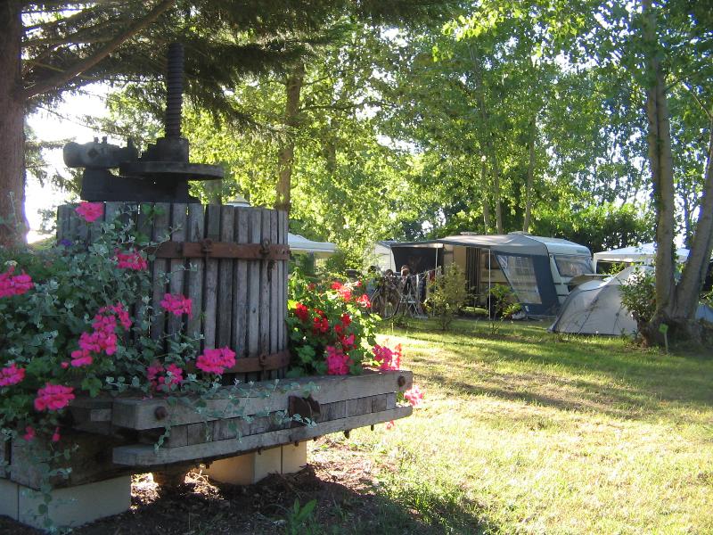 Establishment Camping Couleurs Du Monde - Faverolles-Sur-Cher