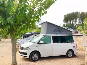 Kampeerplaats(en) - Comfort Plot Camping Car - Camping Cambrils Caban