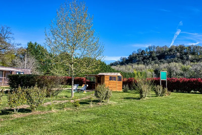 Forfait Premium Freecamp Guinguette - Emplacement Équipé D'une Douche Et D'un Sanitaire Privés.