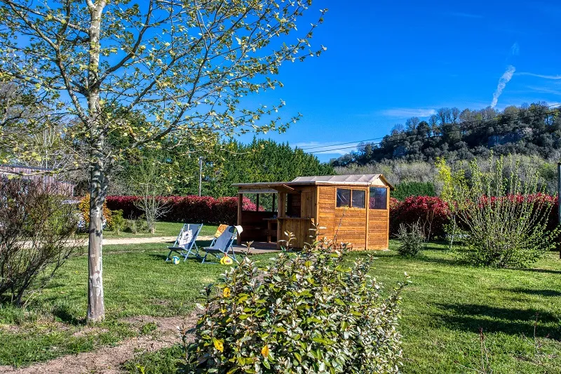 Forfait Premium Freecamp Guinguette - Emplacement Équipé D'une Douche Et D'un Sanitaire Privés.