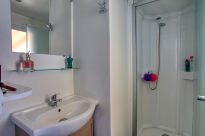 Mobile-home Confort 26m² (2 bedrooms) - sheltered terrace 13m² + TV + Air Conditioning