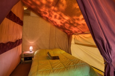Tente Safari Standard 25m² (2 bedrooms) - without toilet blocks + sheltered terrace