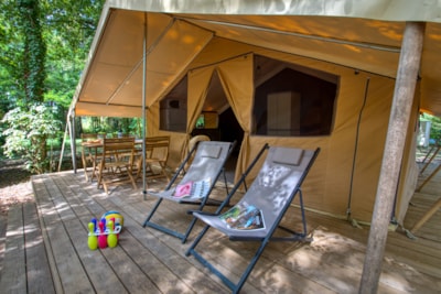 Tente Safari Standard 25m² (2 bedrooms) - without toilet blocks + sheltered terrace