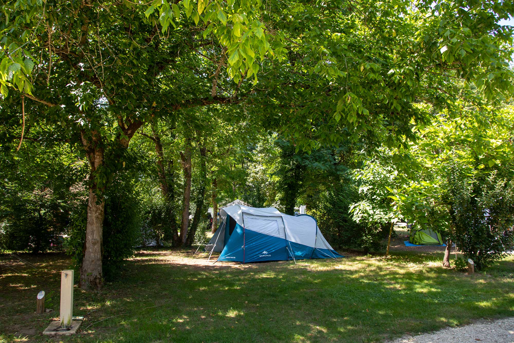 Pitch - Nature Package (1 Tent, Caravan Or Motorhome / 1 Car) - Flower Camping La Sagne