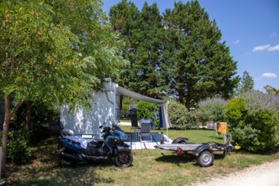 Comfort Package (1 tent, caravan or motorhome / 1 car / electricity)