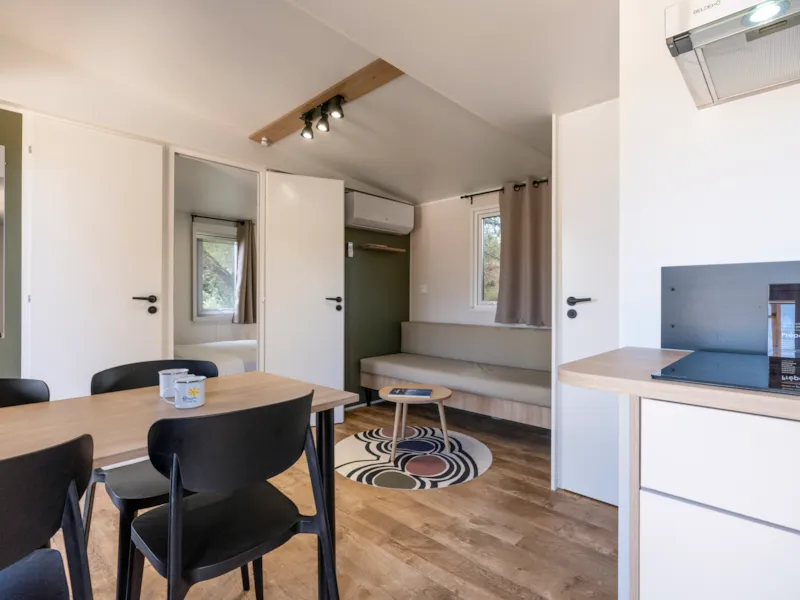 New// Homeflower Premium 29M² - 2 Chambres + Terrasse Semi-Couverte + Lv + Tv + Draps + Clim -