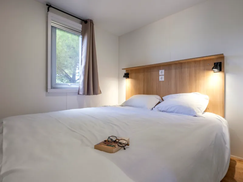New// Homeflower Premium 29M² - 2 Chambres + Terrasse Semi-Couverte + Lv + Tv + Draps + Clim -