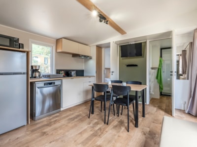 NEW// HomeFlower Premium 29m² - 2 bedrooms + Semi-covered terrace + Dishwasher + TV + Sheets + A/C -