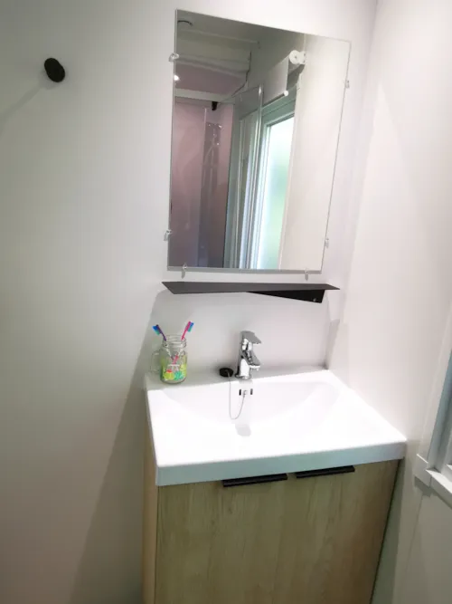 Location - Mobil-Home Famille - 26M² - 2 Chambres - Climatisation - image n°7 - Camping Le Coin Charmant