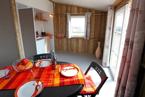 Huuraccommodatie(s) - Chalet - Zenitude 21M² - 2 Slaapkamers - Zonder Privé Sanitair - image n°5 - Camping Le Coin Charmant