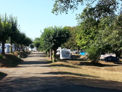 Comfort package (2 persons, 1 vehicle, with electricity) — 1