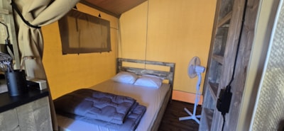 SLOW LODGE - 2 bedrooms, no bathroom