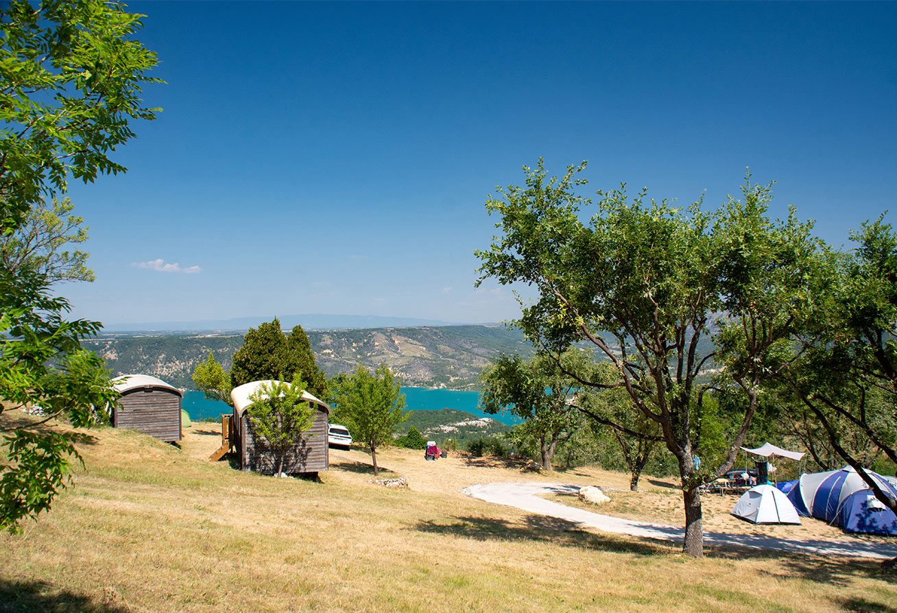 Accommodation - Roulotte With Lake View - 20,40M² - 2 Bedrooms (2 Adults + 2 Children) - Campasun Camping de l’Aigle