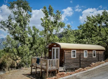 Location - Roulotte Avec Vue Nature  - 20,40M² - 2 Chambres (2 Adultes + 2 Enfants -12 Ans) - Campasun Camping de l’Aigle