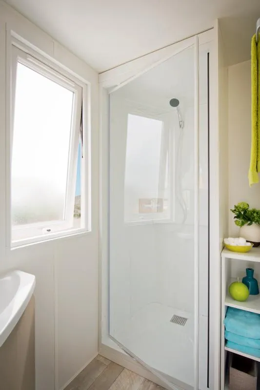 Mobilhome  Evasion: 2 Chambres, 27.5M², Terrasse Couverte, Climatisation.