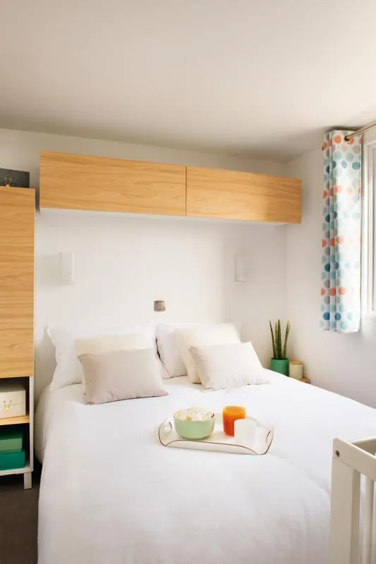 Mobilhome  Evasion 2 Chambres 27.5M², 5 Pers., Terrasse Couverte. Climatisation.