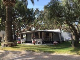 Stellplatz - Stellplatz Premium Classic Mit Strom Und Wasser - Playa Montroig Camping Resort