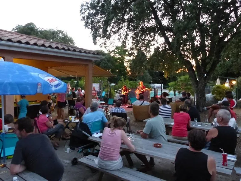 Flower Camping Le Martinet Rouge